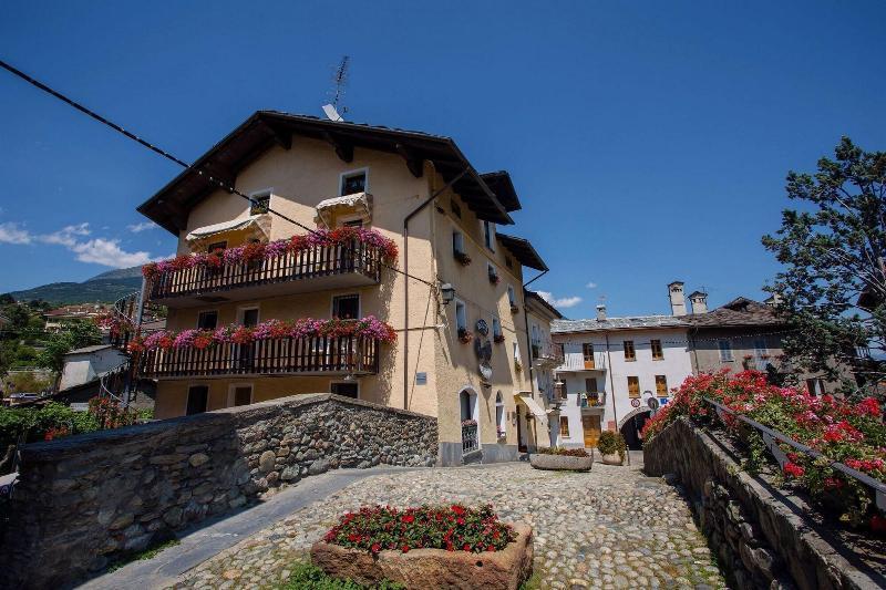 Hotel Cecchin Aosta Kültér fotó