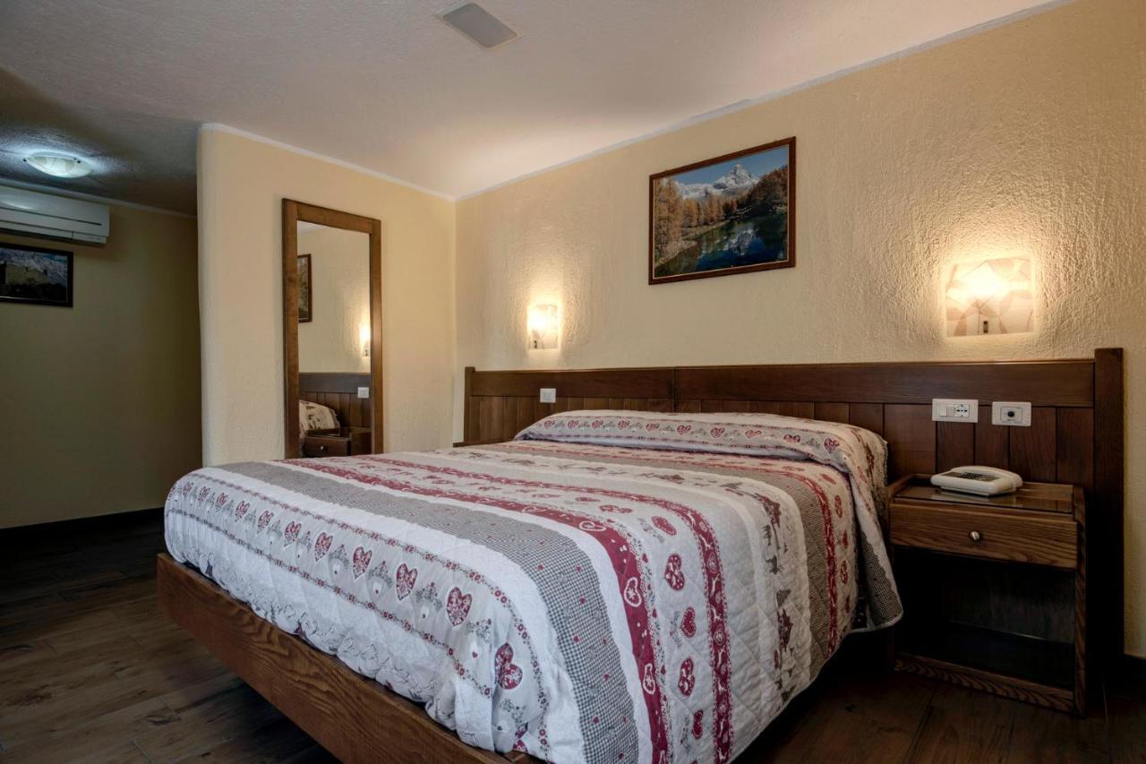 Hotel Cecchin Aosta Kültér fotó