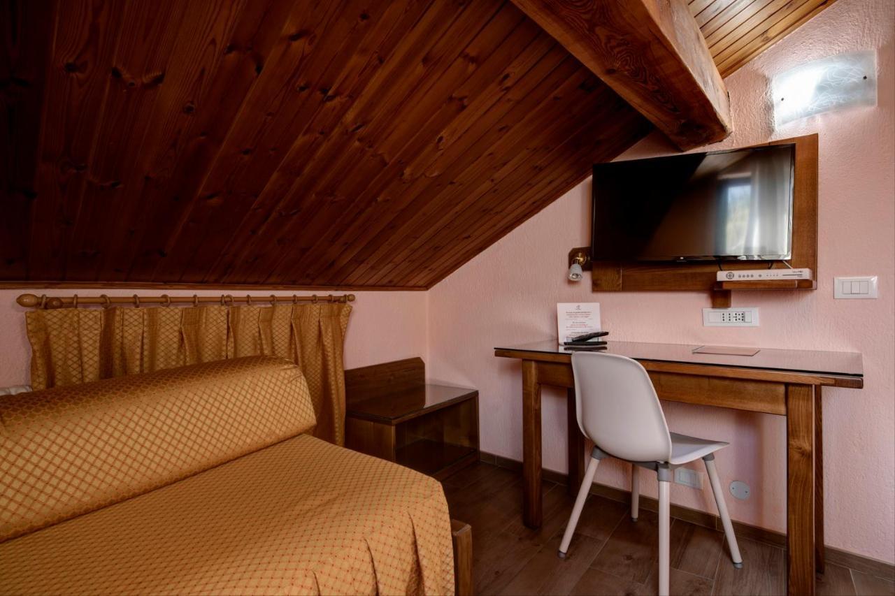 Hotel Cecchin Aosta Kültér fotó