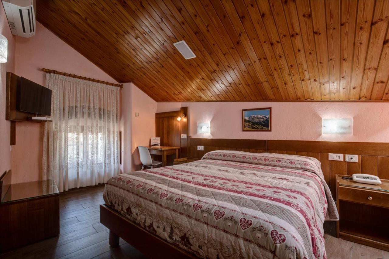 Hotel Cecchin Aosta Kültér fotó