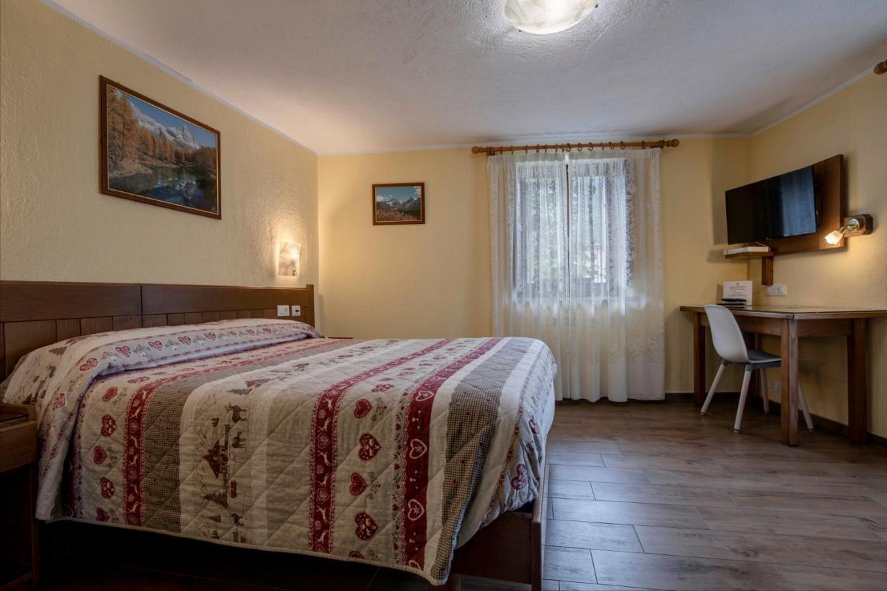 Hotel Cecchin Aosta Kültér fotó