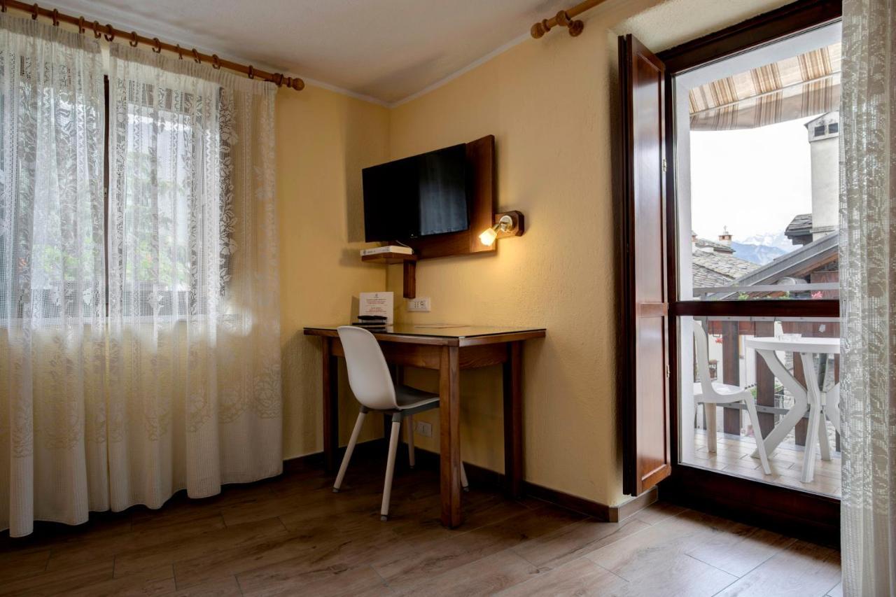 Hotel Cecchin Aosta Kültér fotó