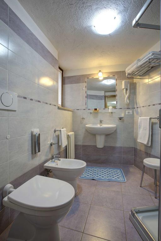 Hotel Cecchin Aosta Kültér fotó