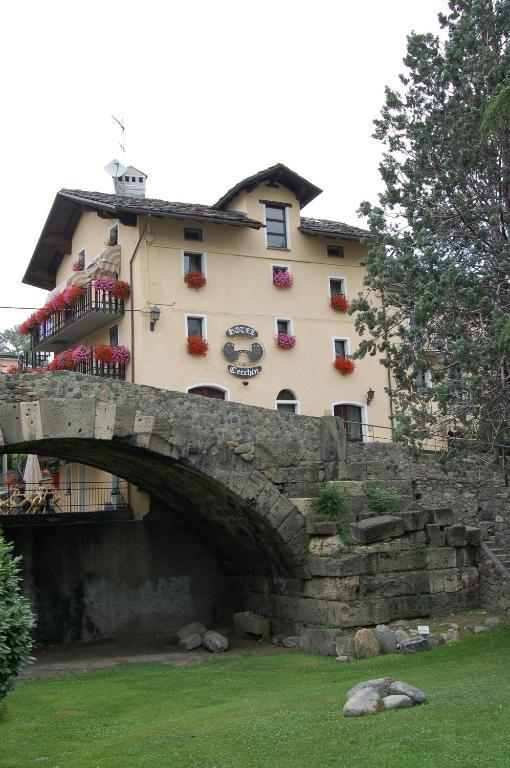 Hotel Cecchin Aosta Kültér fotó