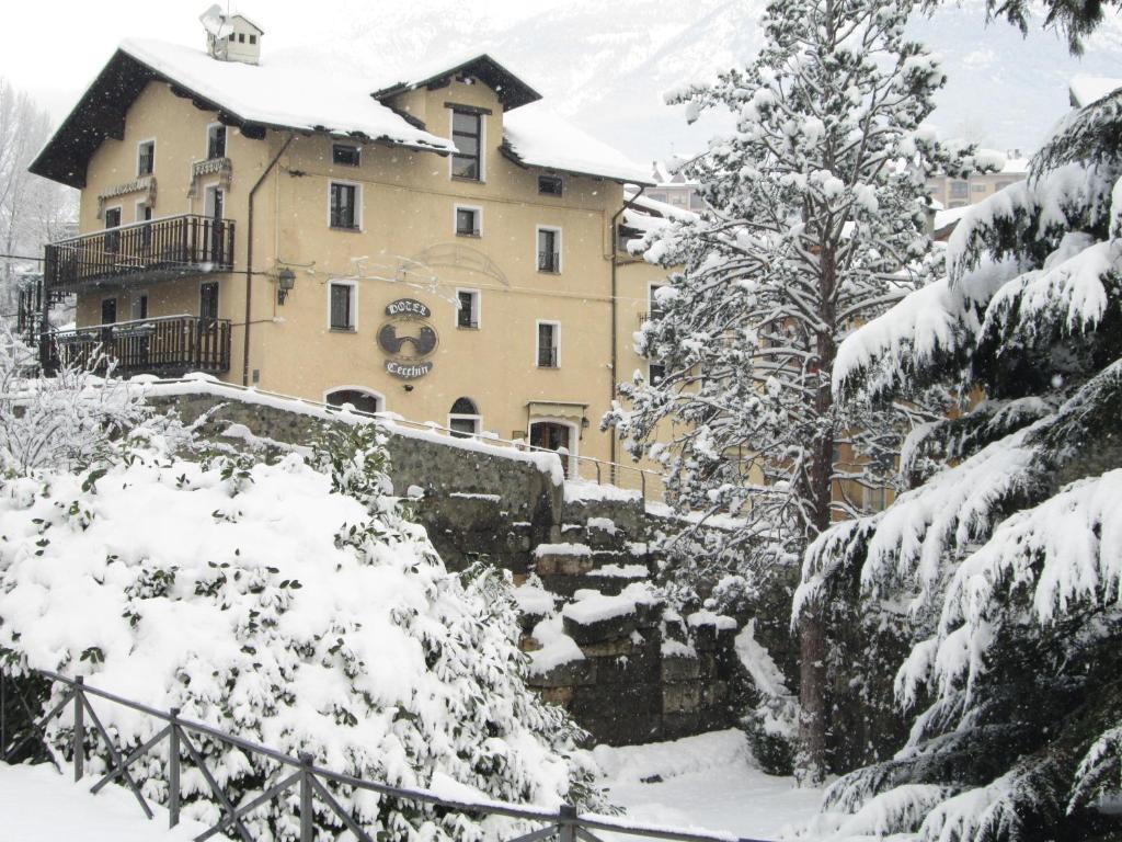 Hotel Cecchin Aosta Kültér fotó