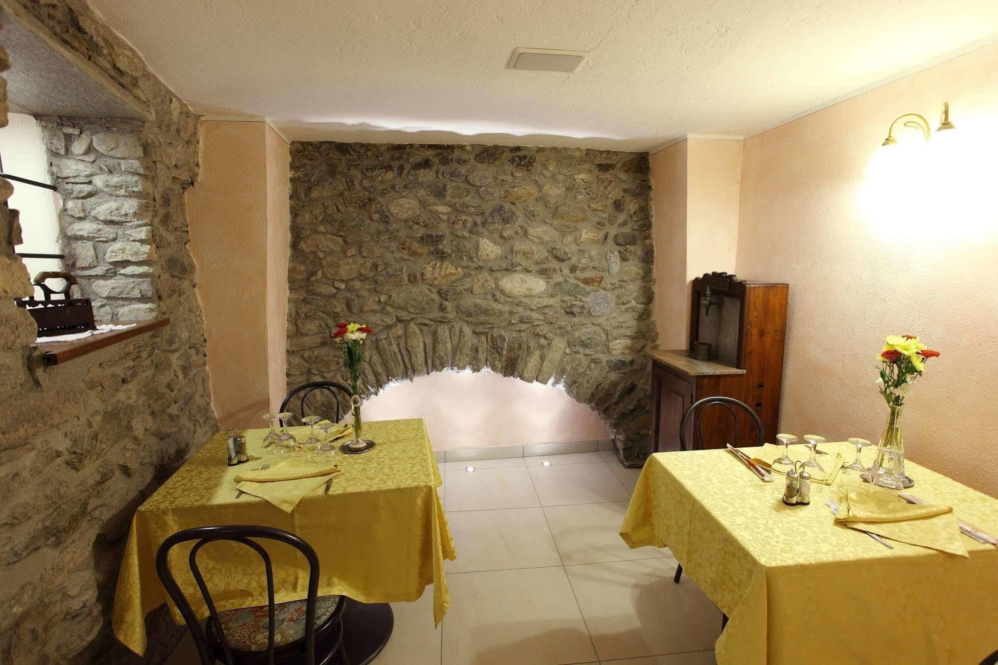 Hotel Cecchin Aosta Kültér fotó