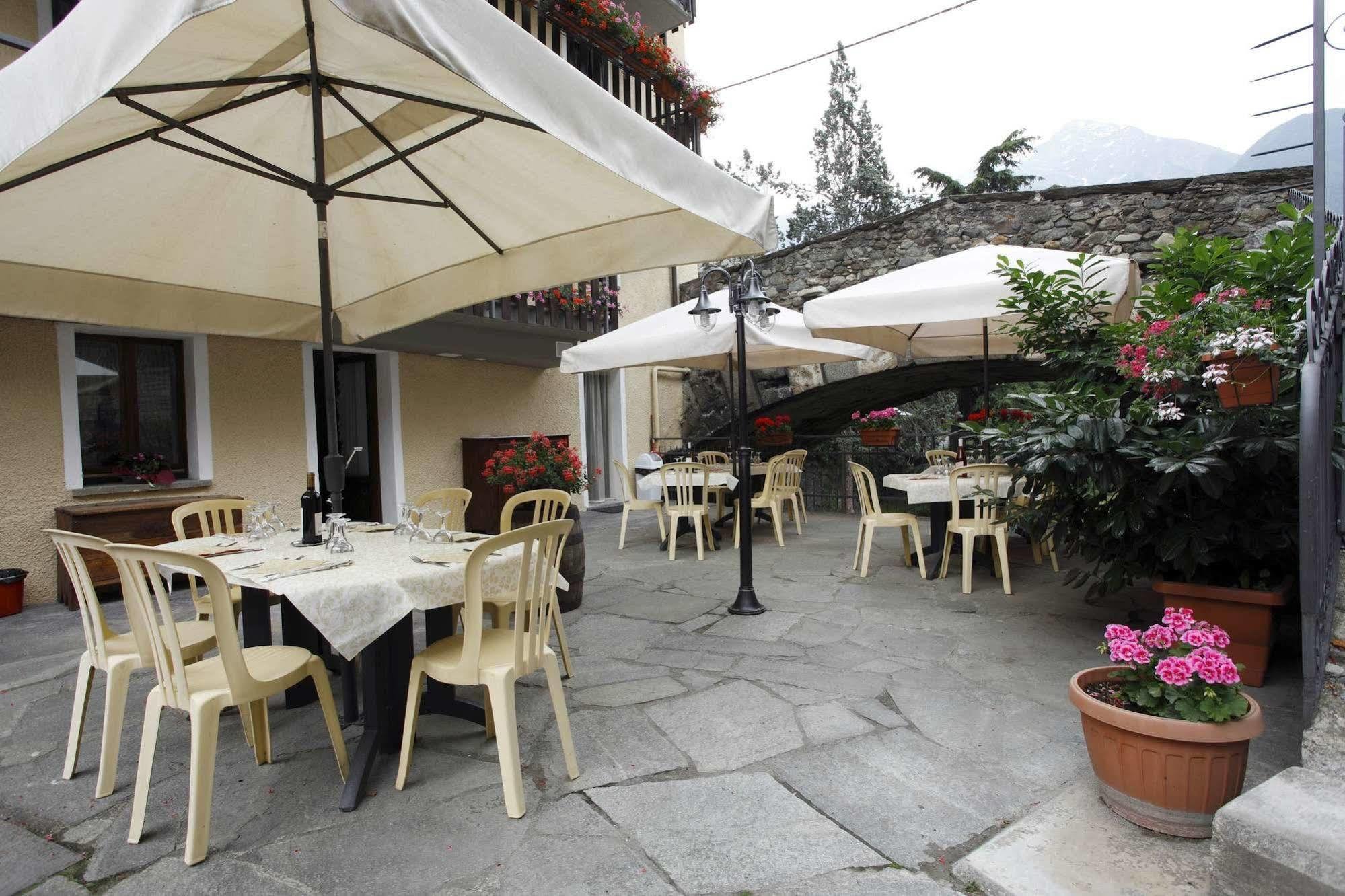 Hotel Cecchin Aosta Kültér fotó