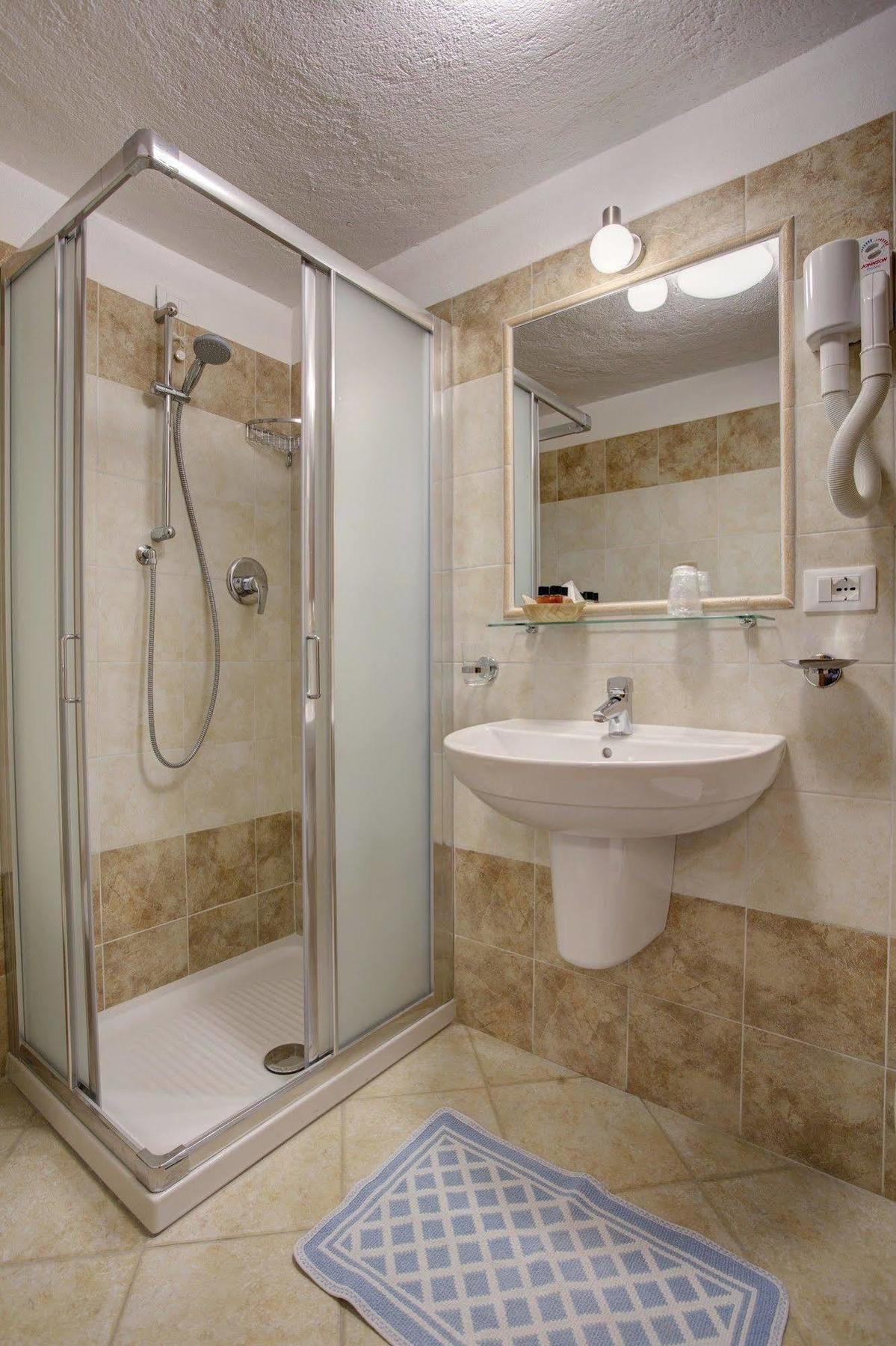 Hotel Cecchin Aosta Kültér fotó