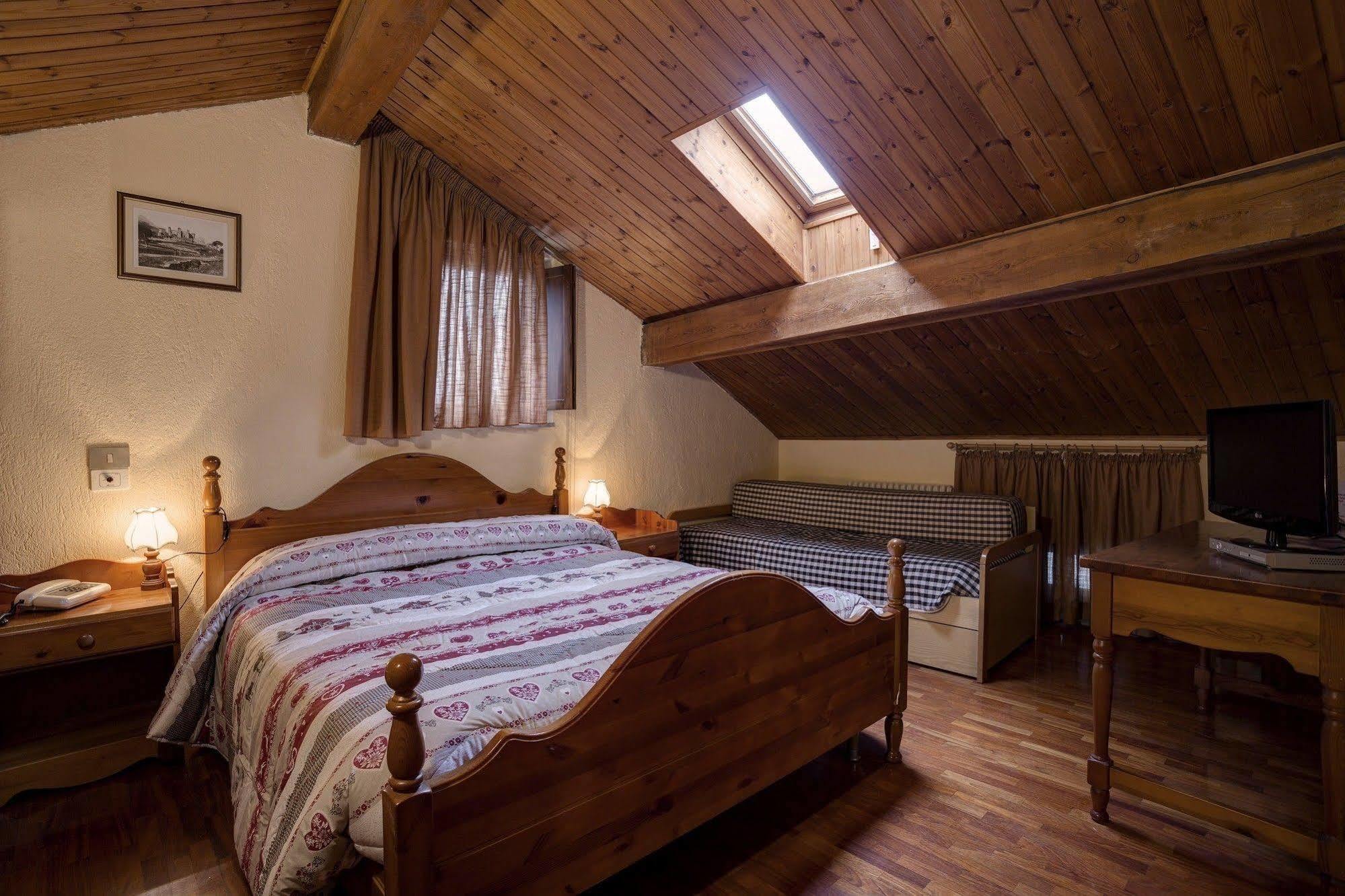 Hotel Cecchin Aosta Kültér fotó